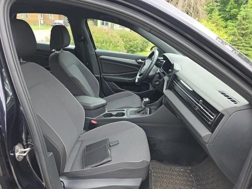 Deep Black 2025 Volkswagen Jetta 1.5T Sport