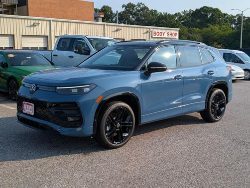 Monterey Blue w/Deep Black Roof 2026 Volkswagen Tiguan 2.0T SE R-Line Black 4MOTION