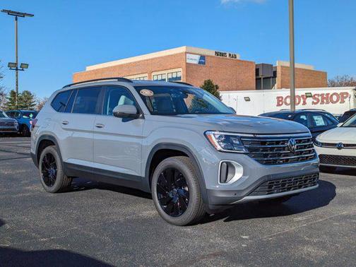 2025 Volkswagen Atlas 2.0T SE w/Technology 4MOTION