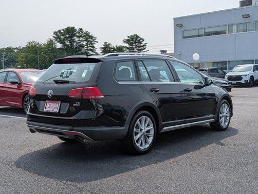 2017 Volkswagen Golf Alltrack TSI S
