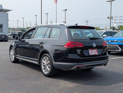 2017 Volkswagen Golf Alltrack TSI S