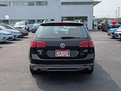 2017 Volkswagen Golf Alltrack TSI S