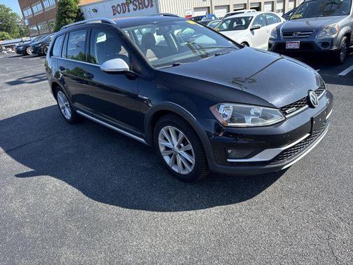 2017 Volkswagen Golf Alltrack TSI S