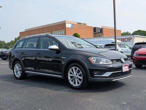 2017 Volkswagen Golf Alltrack TSI S