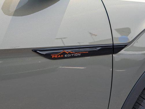 2025 Volkswagen Atlas 2.0T Peak Edition