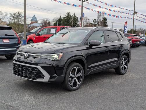 Deep Black Pearl 2026 Volkswagen Taos SEL