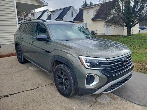 2025 Volkswagen Atlas 2.0T Peak Edition