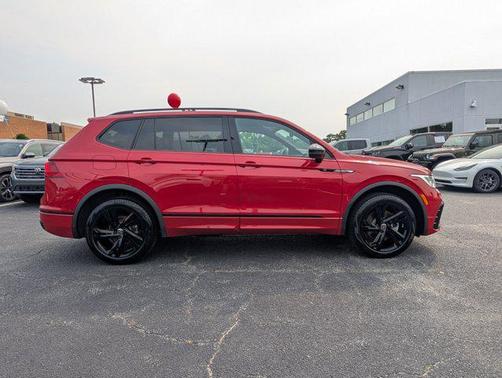 2024 Volkswagen Tiguan 2.0T SE R-Line Black 4MOTION