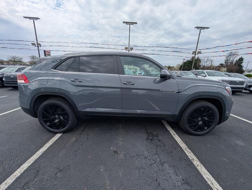 Pure Gray 2026 Volkswagen Atlas Cross Sport 2.0T SE w/Technology