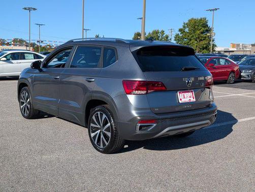 2024 Volkswagen Taos 1.5T SE