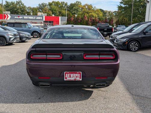 2022 Dodge Challenger SXT