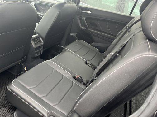 2022 Volkswagen Tiguan 2.0T SEL R-Line 4MOTION