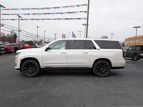 2022 Cadillac Escalade ESV Premium Luxury