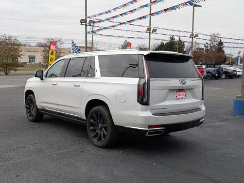 2022 Cadillac Escalade ESV Premium Luxury