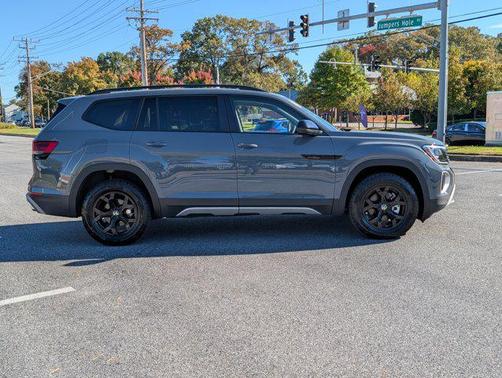 2025 Volkswagen Atlas 2.0T Peak Edition