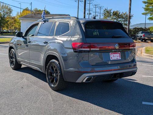 2025 Volkswagen Atlas 2.0T Peak Edition