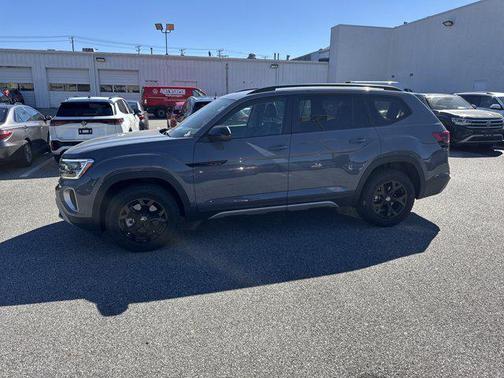 2025 Volkswagen Atlas 2.0T Peak Edition