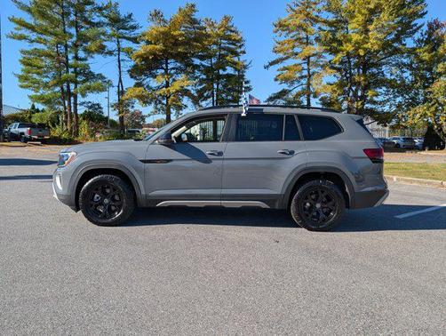 2025 Volkswagen Atlas 2.0T Peak Edition