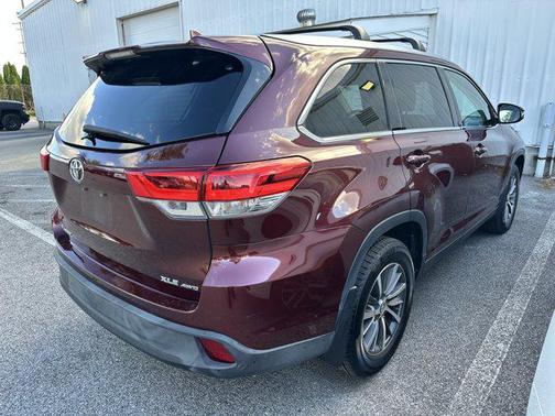 Ooh La La Rouge Mica 2019 Toyota Highlander XLE