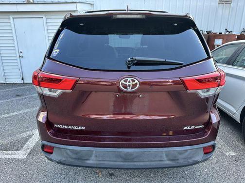 Ooh La La Rouge Mica 2019 Toyota Highlander XLE