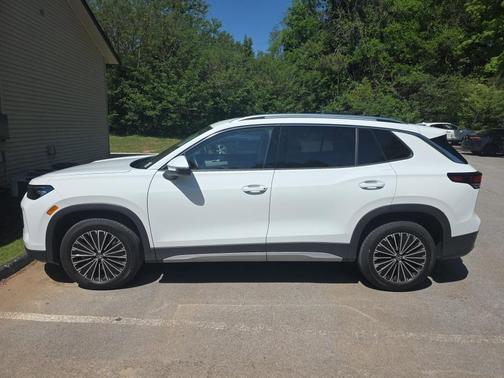 Pure White 2025 Volkswagen Tiguan 2.0T S 4MOTION