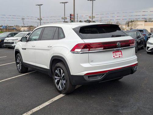 opal white pearl 2026 Volkswagen Atlas Cross Sport 2.0T SE