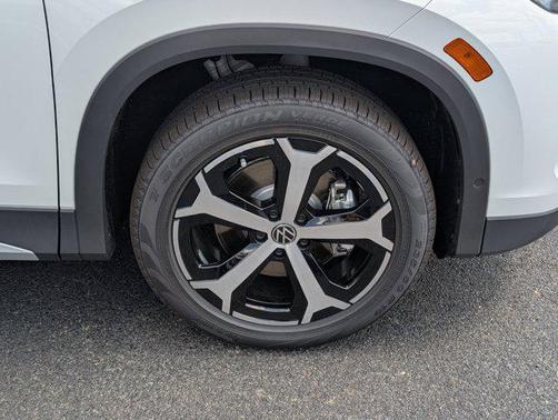 2025 Volkswagen Tiguan 2.0T SE 4MOTION
