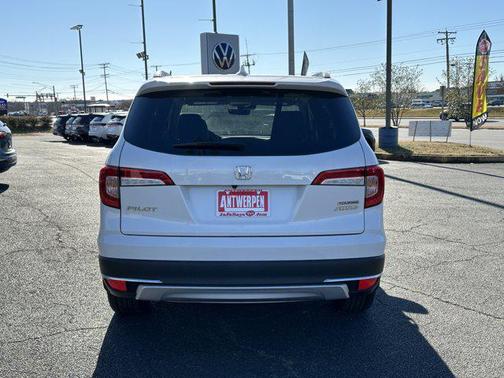 2020 Honda Pilot Touring 8-Passenger