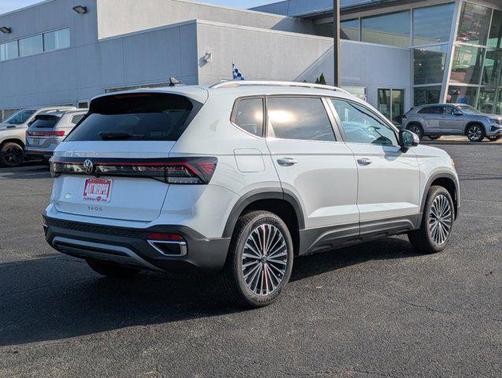 2025 Volkswagen Taos 1.5T SE
