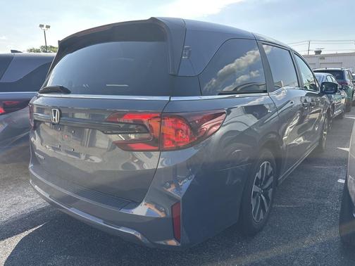Crystal Black Pearl 2025 Honda Odyssey EX-L