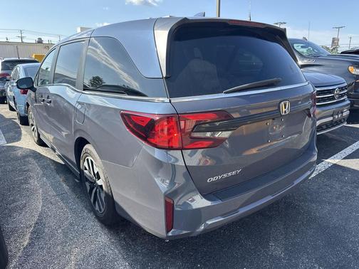 Crystal Black Pearl 2025 Honda Odyssey EX-L