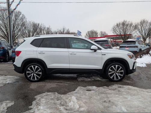 2023 Volkswagen Taos 1.5T SE