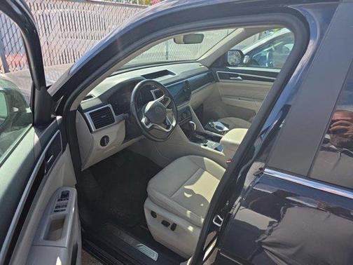 2023 Volkswagen Atlas 3.6L SE w/Technology