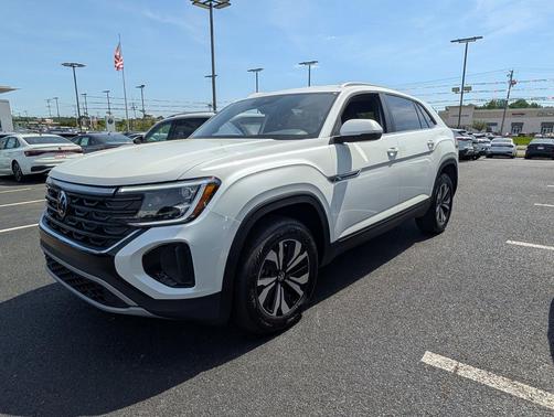 opal white pearl 2026 Volkswagen Atlas Cross Sport 2.0T SE