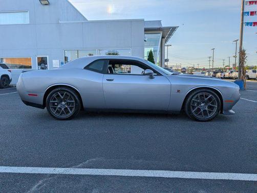 2016 Dodge Challenger R/T Scat Pack