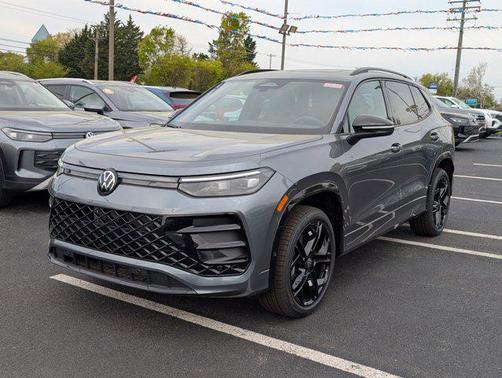 platinum gray metallic 2026 Volkswagen Tiguan 2.0T SE R-Line Black 4MOTION