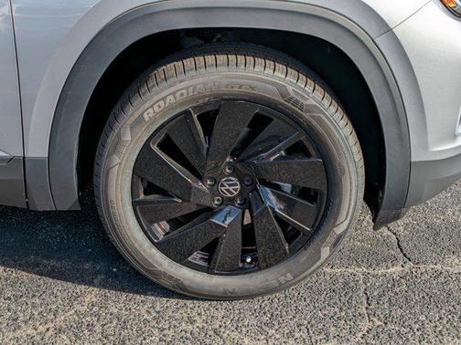 2025 Volkswagen Atlas 2.0T SE w/Technology 4MOTION
