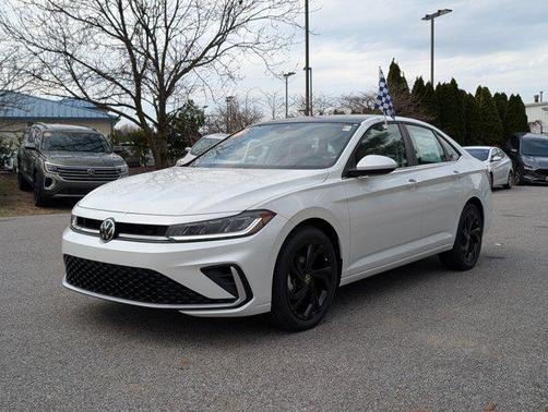 Opal White Pearl 2026 Volkswagen Jetta 1.4T SE