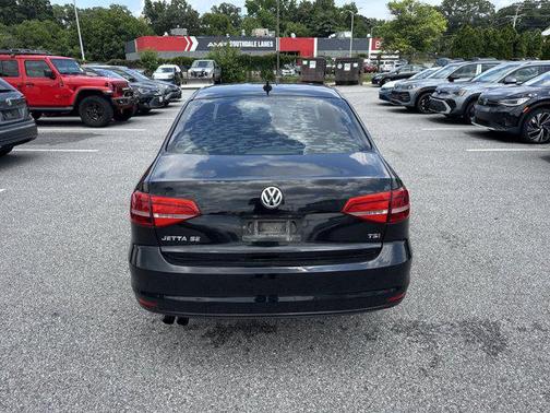 2015 Volkswagen Jetta Auto SE w/Connectivity/Navigation
