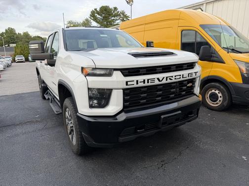 Summit White 2023 Chevrolet Silverado 2500 Custom