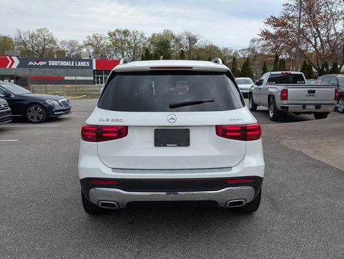 2024 Mercedes-Benz GLB 250 4MATIC