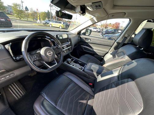 2023 Nissan Pathfinder Platinum 4WD