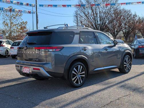 2023 Nissan Pathfinder Platinum 4WD
