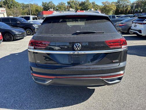 2022 Volkswagen Atlas Cross Sport 2.0T SE w/Technology 4MOTION