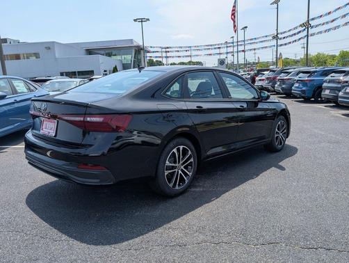 Deep Black Pearl 2026 Volkswagen Jetta 1.4T S