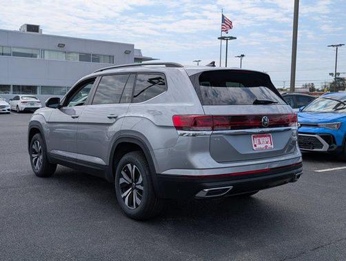 2025 Volkswagen Atlas 2.0T SE