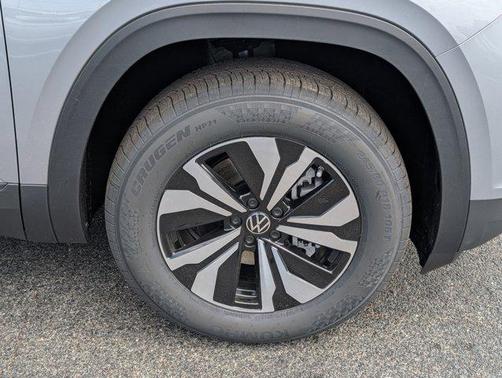 2025 Volkswagen Atlas 2.0T SE