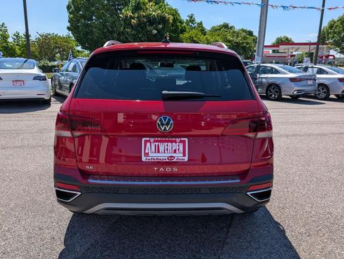 Kings Red Metallic 2022 Volkswagen Taos 1.5T SE
