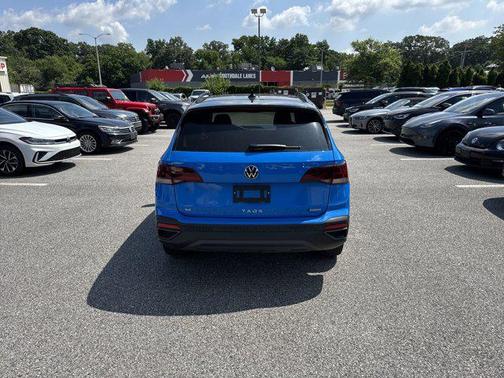 2024 Volkswagen Taos 1.5T SE Black