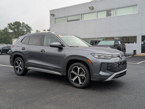 2025 Volkswagen Tiguan 2.0T SE